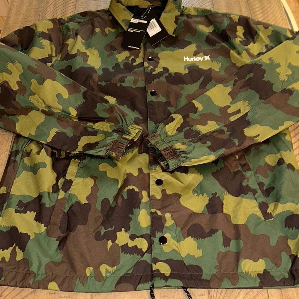 NWT Hurley Camouflage All Weather “COACHES” Jacket Snaps Pockets Get out there!